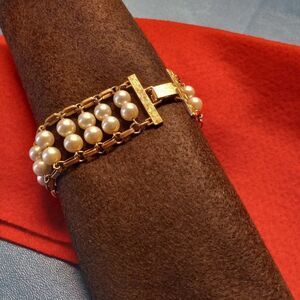 Vintage Sarah Coventry Faux Pearl bracelet